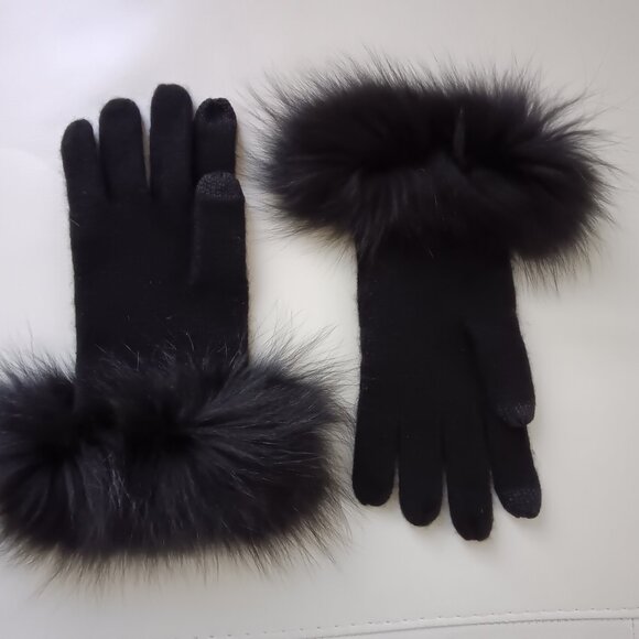 Sofia Cashmere Hat and Gloves Set with Fox Fur - Picture 3 of 4